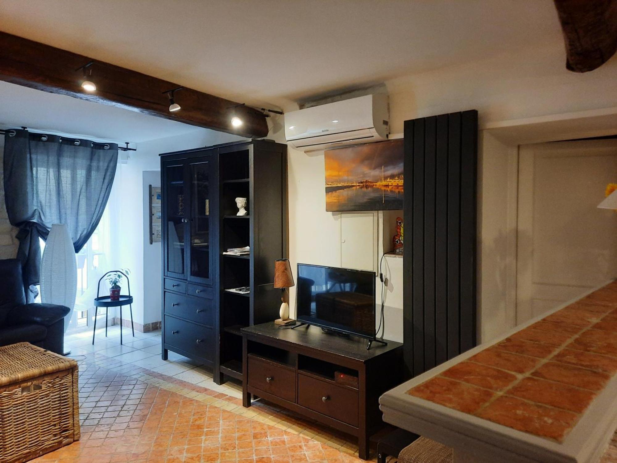 Vieille Ville 1 - Luca'S Apartment, 1 Bedroom, Max 2 Adults And 2 Kids Antibes Exterior photo