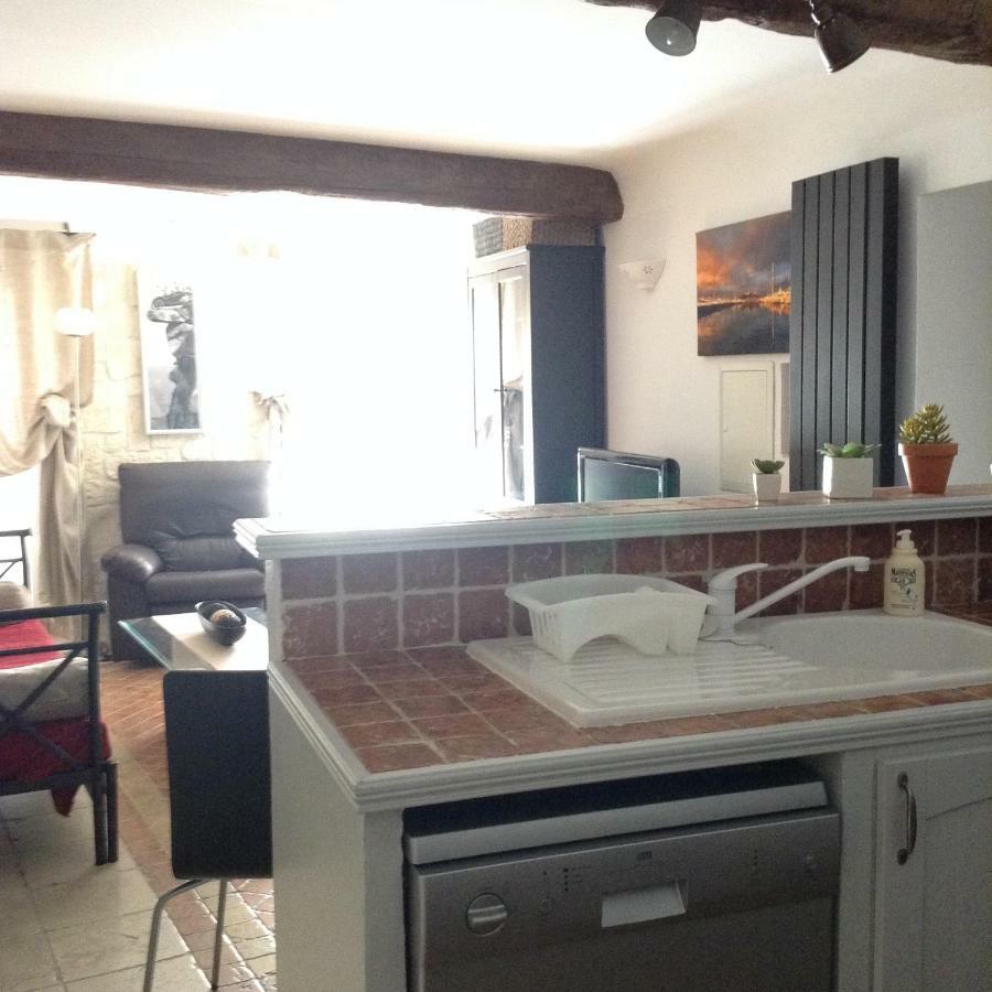 Vieille Ville 1 - Luca'S Apartment, 1 Bedroom, Max 2 Adults And 2 Kids Antibes Exterior photo