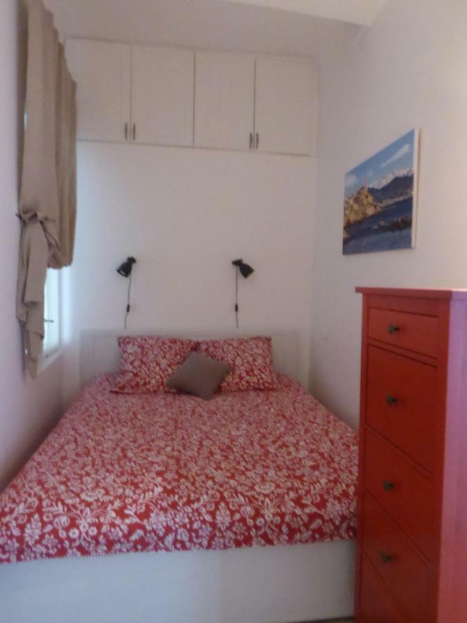 Vieille Ville 1 - Luca'S Apartment, 1 Bedroom, Max 2 Adults And 2 Kids Antibes Exterior photo