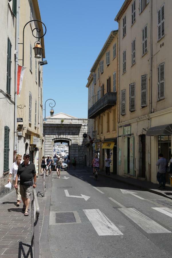 Vieille Ville 1 - Luca'S Apartment, 1 Bedroom, Max 2 Adults And 2 Kids Antibes Exterior photo