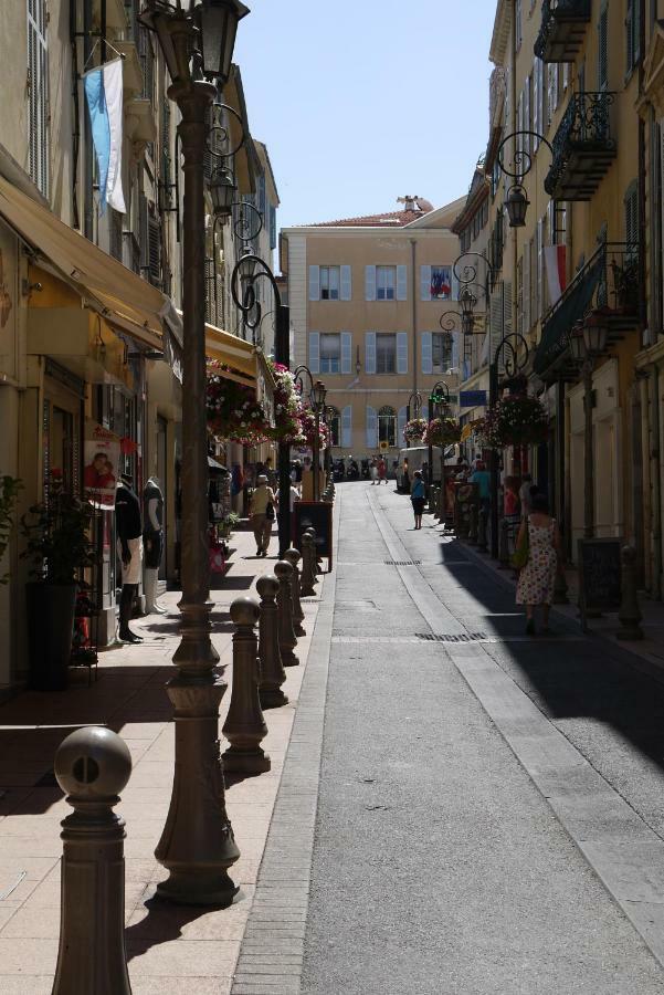 Vieille Ville 1 - Luca'S Apartment, 1 Bedroom, Max 2 Adults And 2 Kids Antibes Exterior photo