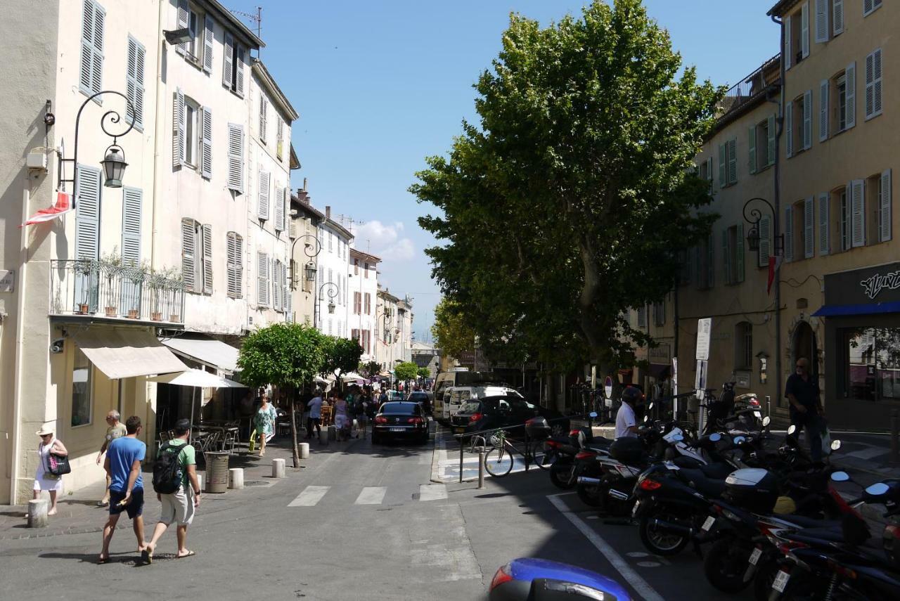 Vieille Ville 1 - Luca'S Apartment, 1 Bedroom, Max 2 Adults And 2 Kids Antibes Exterior photo