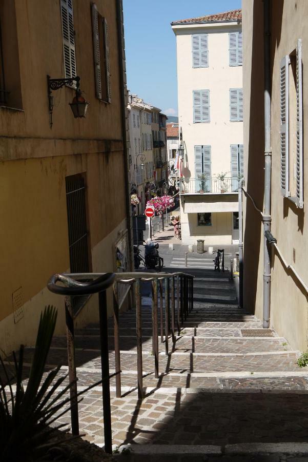Vieille Ville 1 - Luca'S Apartment, 1 Bedroom, Max 2 Adults And 2 Kids Antibes Exterior photo